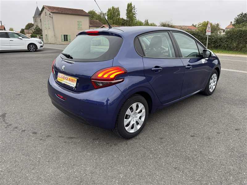 Peugeot 208 1.2i PureTech 68 CH LIKE