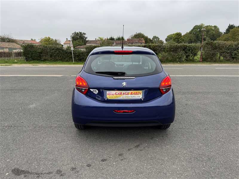 Peugeot 208 1.2i PureTech 68 CH LIKE