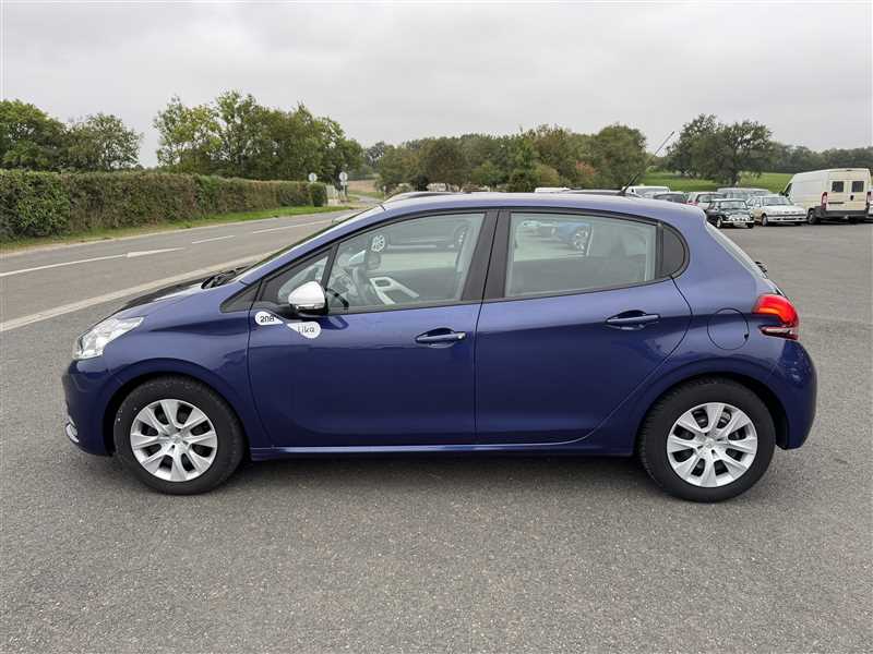Peugeot 208 1.2i PureTech 68 CH LIKE
