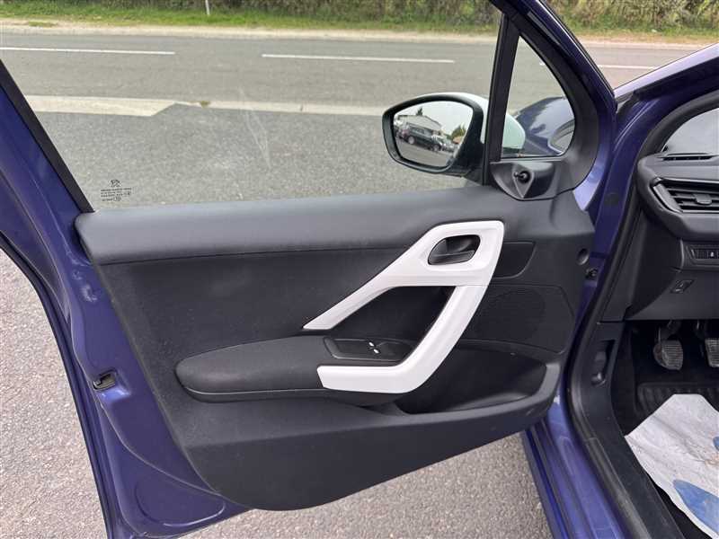 Peugeot 208 1.2i PureTech 68 CH LIKE