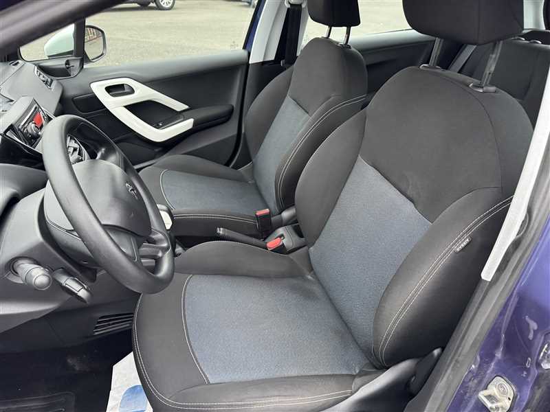 Peugeot 208 1.2i PureTech 68 CH LIKE