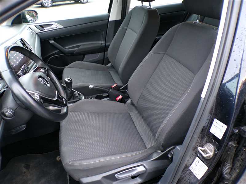 Volkswagen Polo VI 1.0 MPI 80 LOUNGE