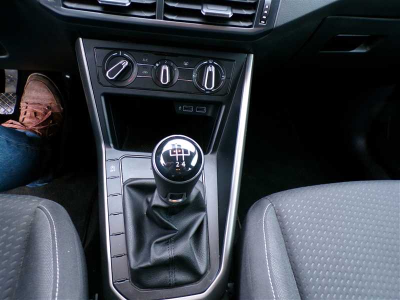 Volkswagen Polo VI 1.0 MPI 80 LOUNGE