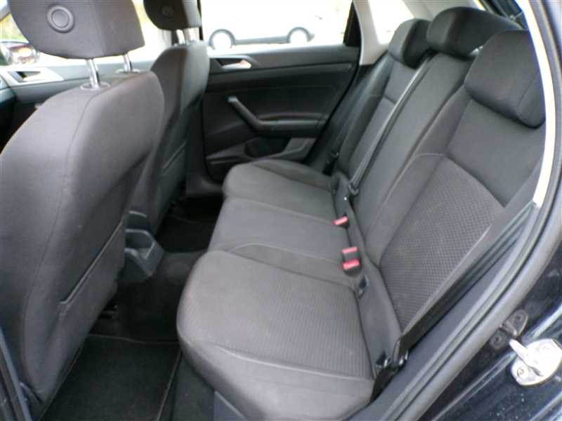 Volkswagen Polo VI 1.0 MPI 80 LOUNGE