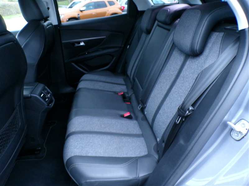 Peugeot 3008 II 1.5 BlueHDi 130 S&S ALLURE