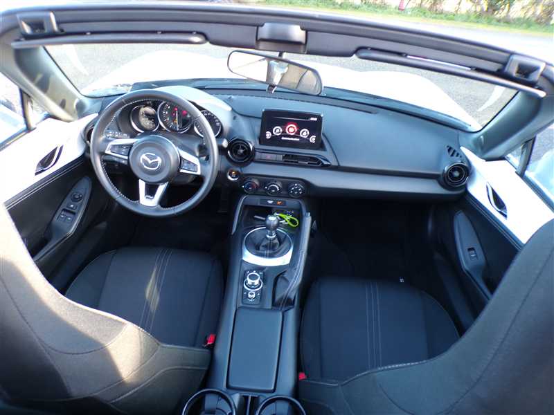 Mazda MX-5 MX5 IV 1.5i Skyactiv-G 132 PRIME LINE