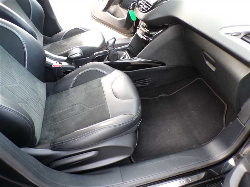 Peugeot 2008 1.6 BlueHDi 100 CROSSWAY