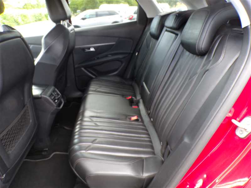 Peugeot 3008 II 1.5 BLUEHDI 130 EAT8 ALLURE BUSINESS