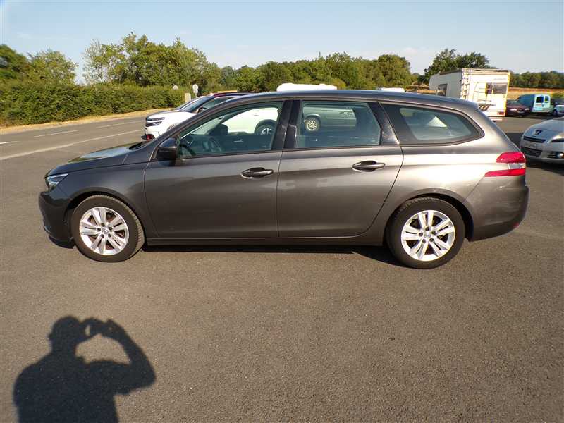 Peugeot 308 II SW 1.5 BlueHDi 130 S&S Active Business