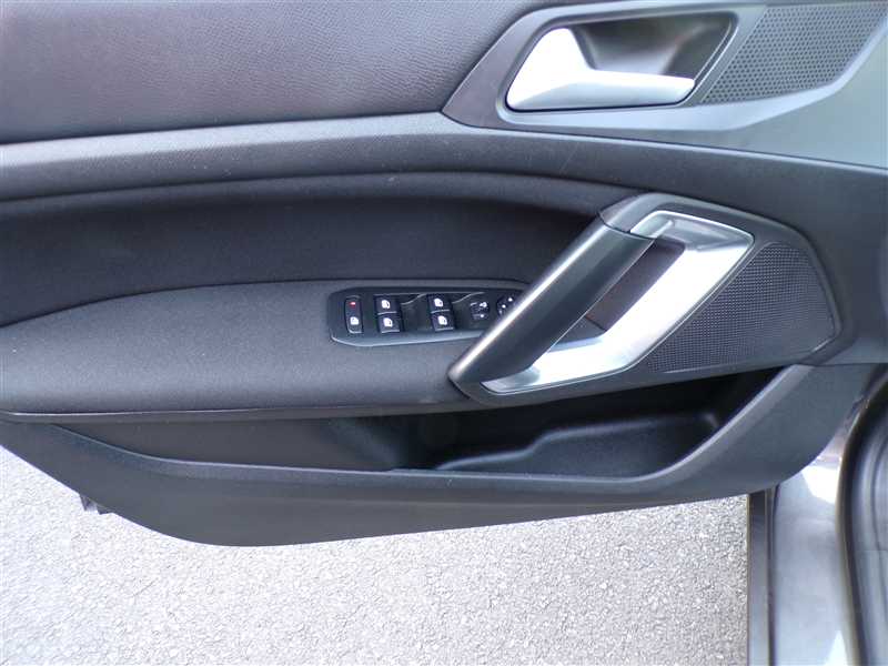 Peugeot 308 II SW 1.5 BlueHDi 130 S&S Active Business