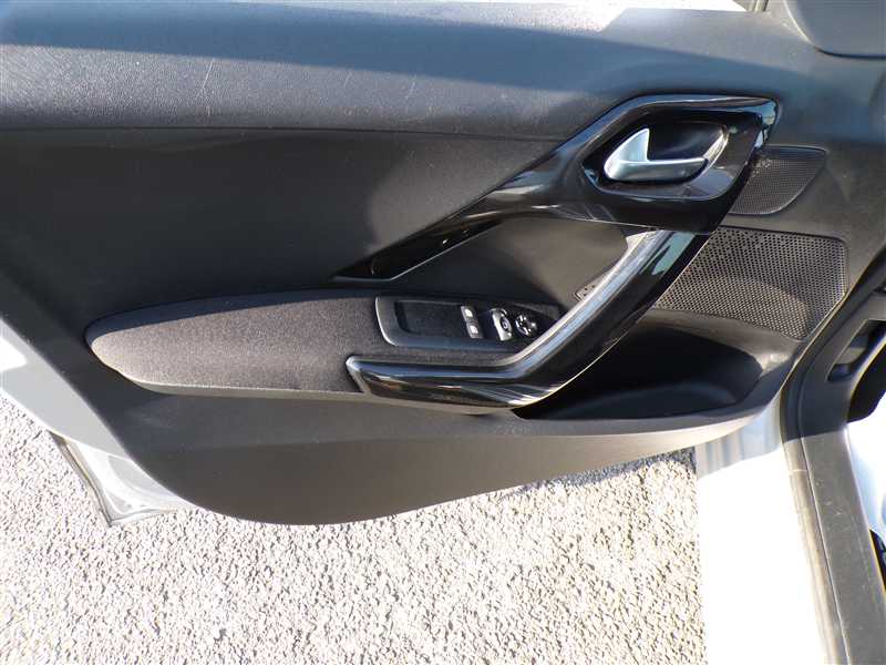 Peugeot 208 1.2E VTI 82 CH ETG5 ACTIVE