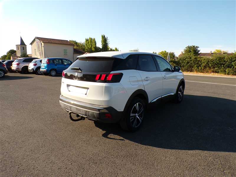 Peugeot 3008 II 1.5 BlueHDi 130 S&S ALLURE