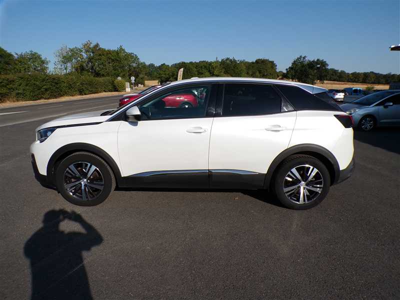 Peugeot 3008 II 1.5 BlueHDi 130 S&S ALLURE