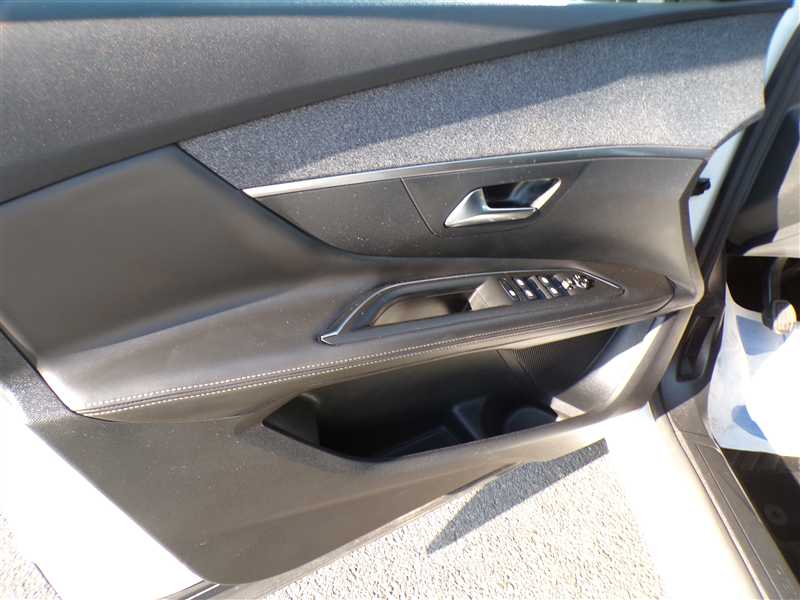 Peugeot 3008 II 1.5 BlueHDi 130 S&S ALLURE
