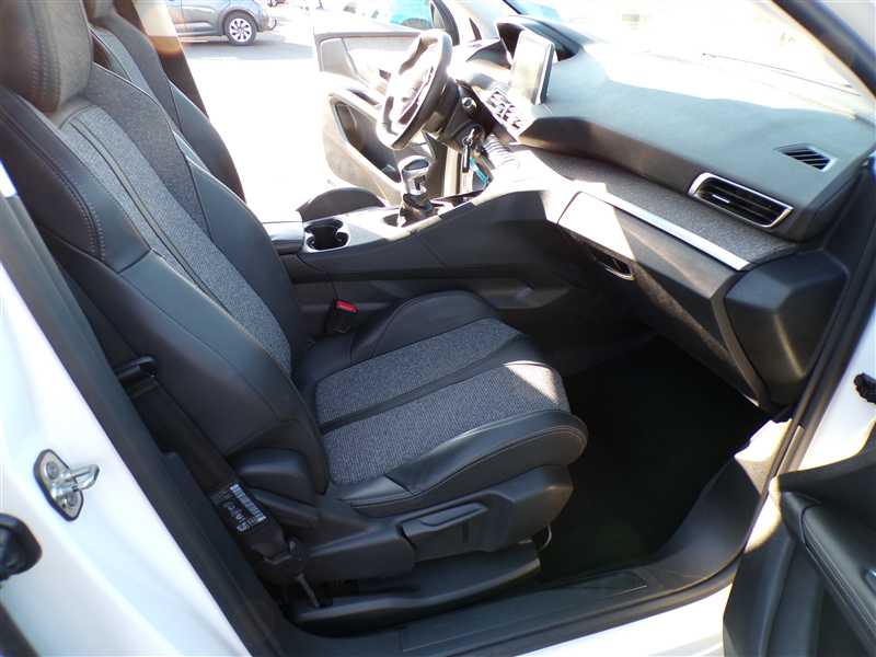 Peugeot 3008 II 1.5 BlueHDi 130 S&S ALLURE
