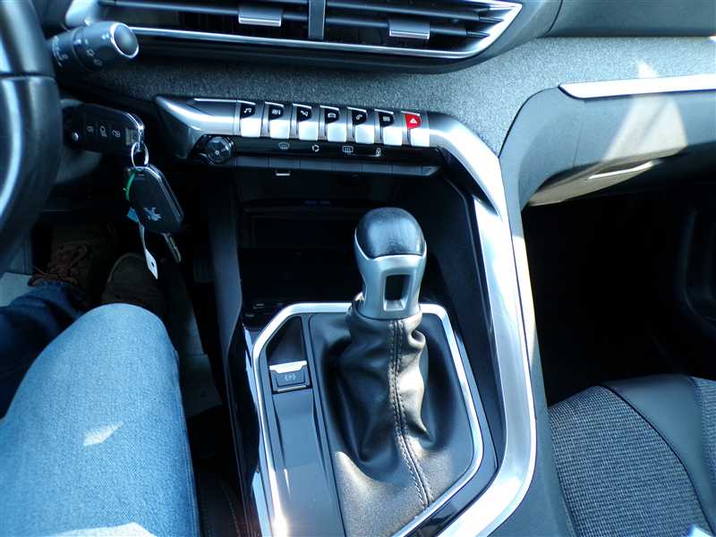 Peugeot 3008 II 1.5 BlueHDi 130 S&S ALLURE