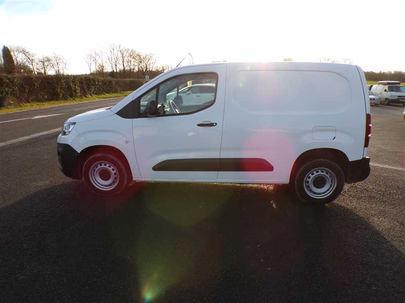 Citro&euml;n Berlingo III 1.5 BLUEHDI 100 S&S CNTROL M650