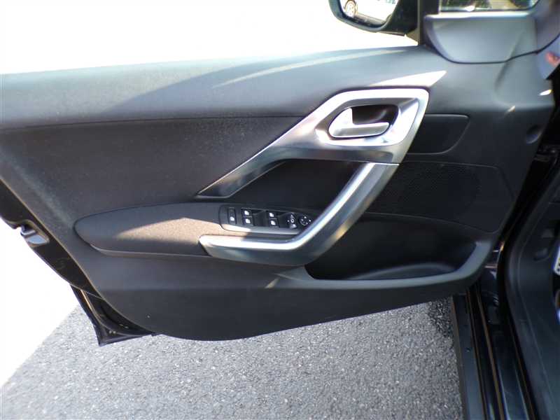 Peugeot 2008 1.5 BLUEHDI 100 S&S ALLURE