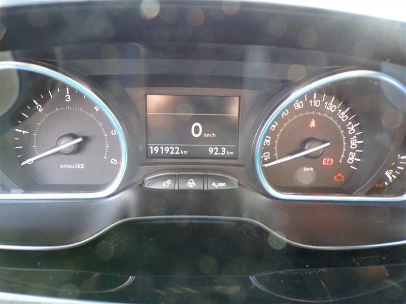 Peugeot 2008 1.5 BLUEHDI 100 S&S ALLURE