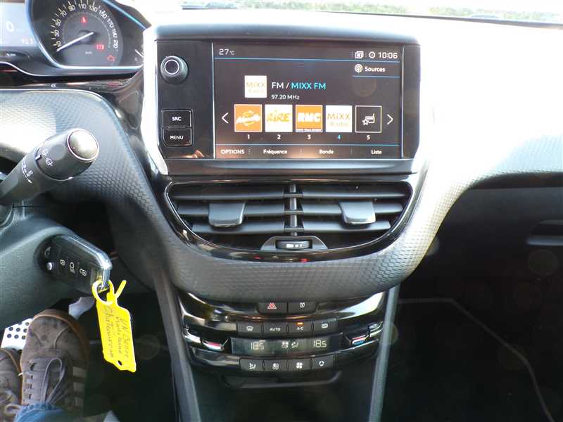 Peugeot 2008 1.5 BLUEHDI 100 S&S ALLURE